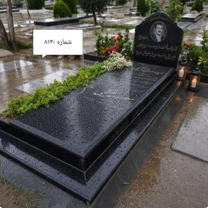 سنگ قبر گرانیت مشکی طرح محراب با عکس، حکاکی طلایی و باغچه گل کد 8130